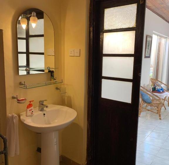 פנסיון Airy Dale Villa And Guesthouse