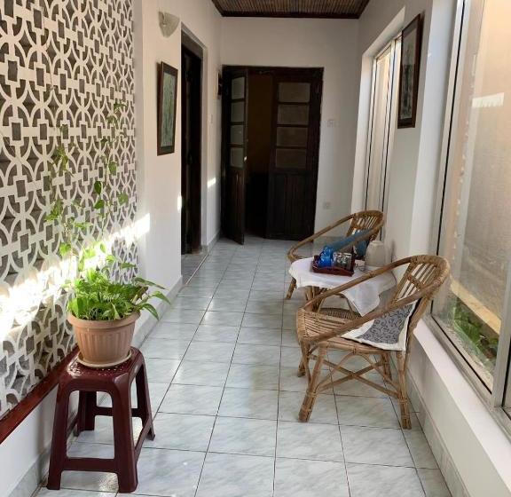 פנסיון Airy Dale Villa And Guesthouse