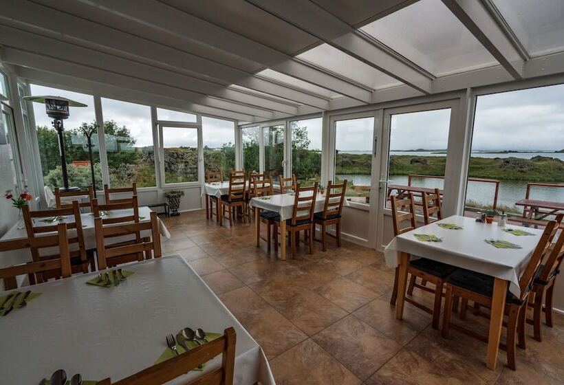 پانسیون Dimmuborgir Guesthouse