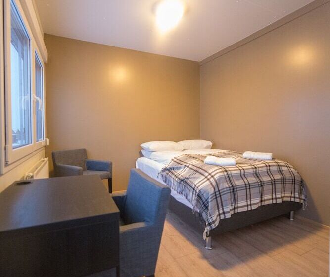 پانسیون Dimmuborgir Guesthouse