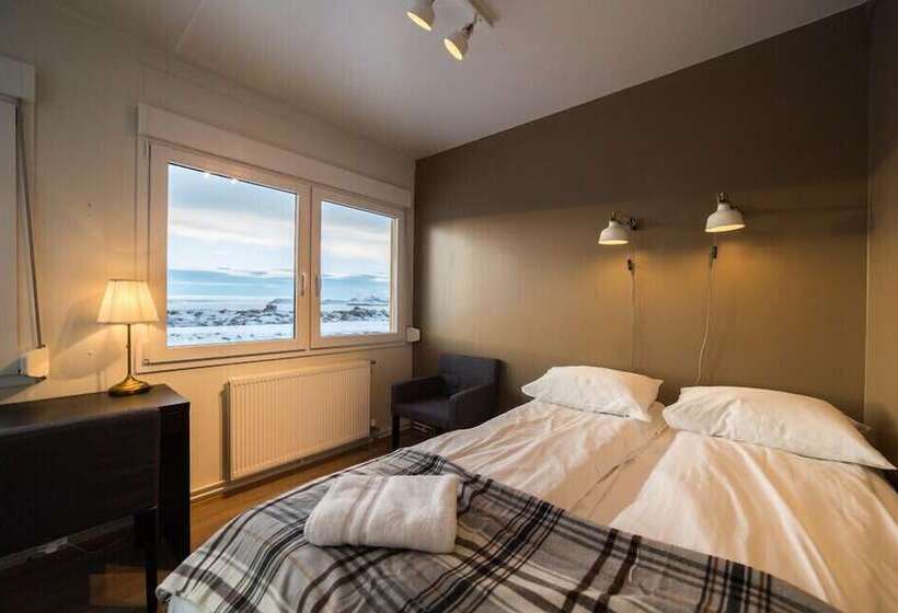 پانسیون Dimmuborgir Guesthouse