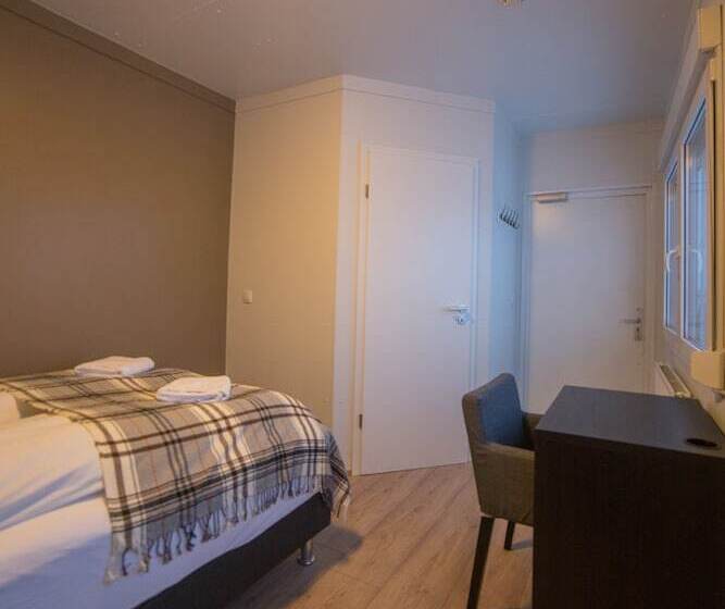 پانسیون Dimmuborgir Guesthouse