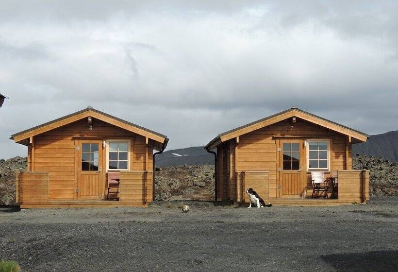 پانسیون Dimmuborgir Guesthouse