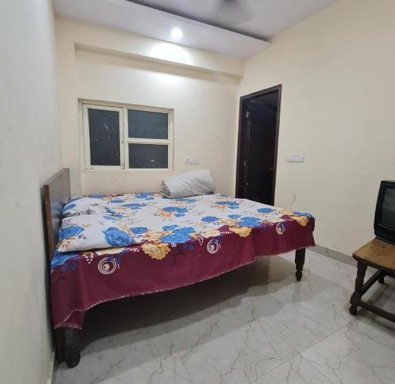 بنسيون Ever Green Guest House Travel Pg