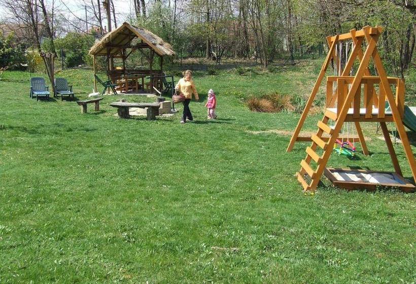 پانسیون Ezerjó ökofogadó