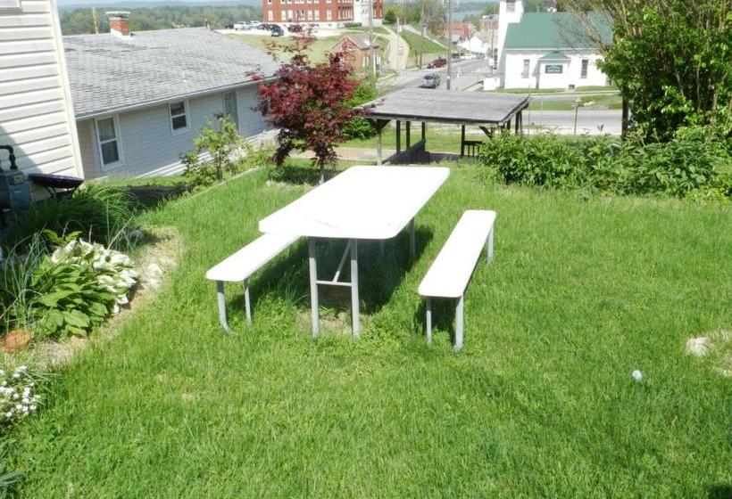 פנסיון Helming Guest House
