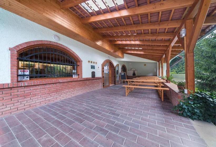بنسيون Hetényi Apartmanház és Birtok