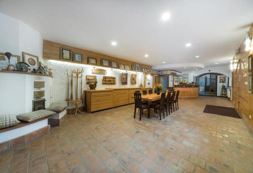 ペンション Hetényi Apartmanház és Birtok