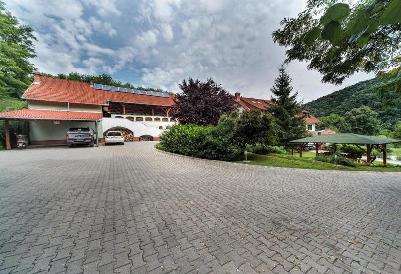 بنسيون Hetényi Apartmanház és Birtok