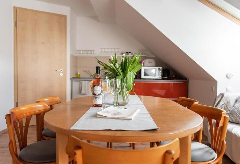بنسيون Hetényi Apartmanház és Birtok