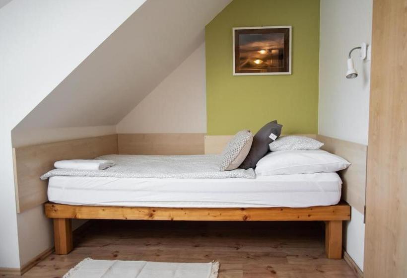 ペンション Hetényi Apartmanház és Birtok