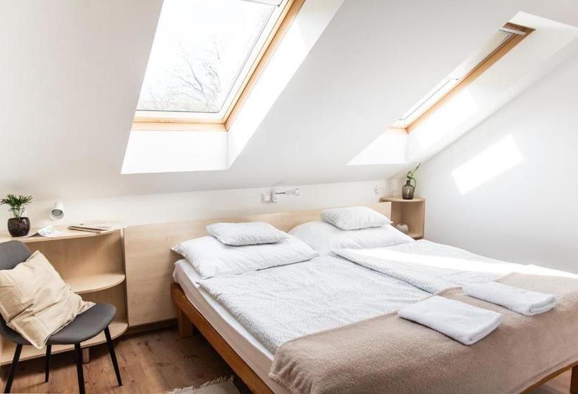 ペンション Hetényi Apartmanház és Birtok