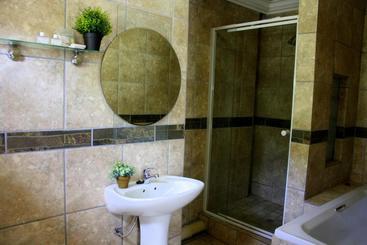 پانسیون Honey Bee Guesthouse