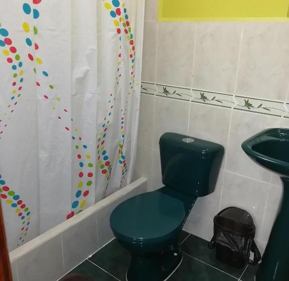 پانسیون Hostal Los Lirios