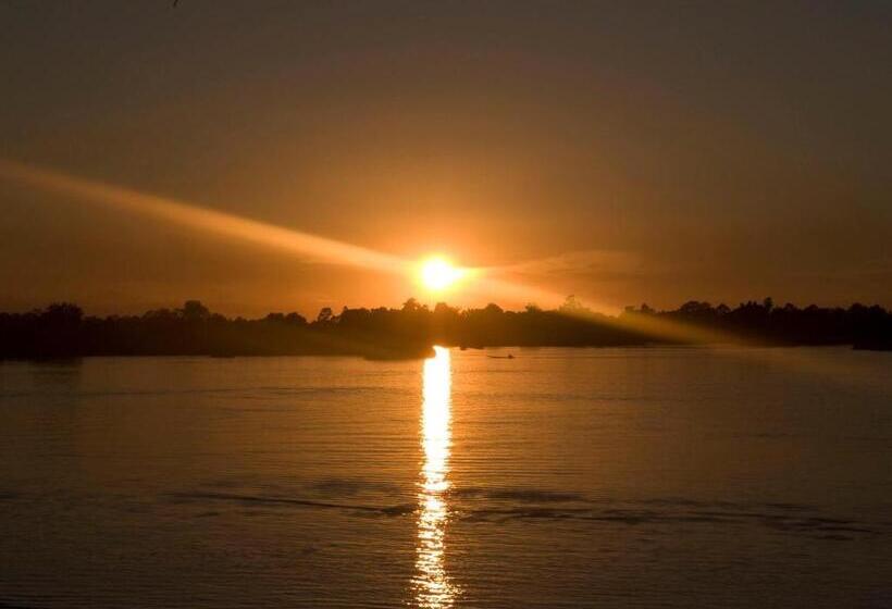 ペンション Lebijou Guesthouse   Konesavath