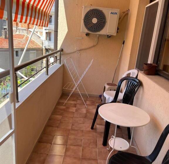 פנסיון Mavrova Guest House