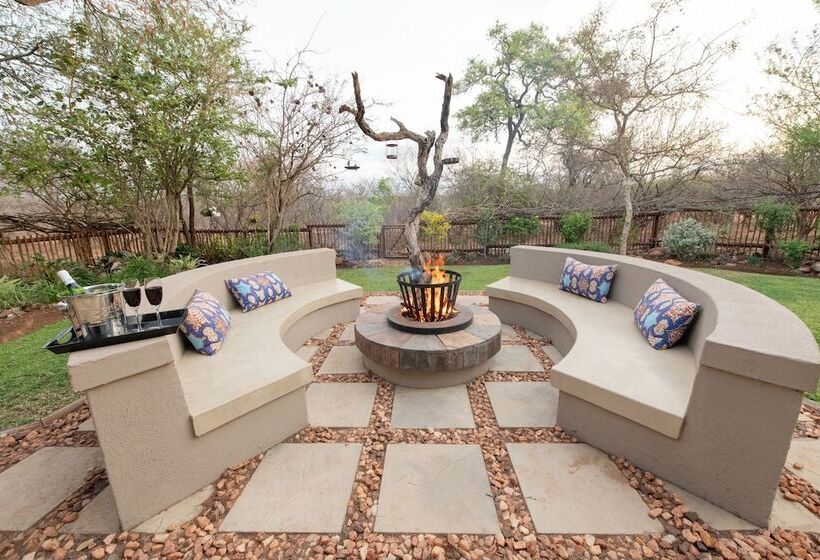 بنسيون Nyaleti Lodge