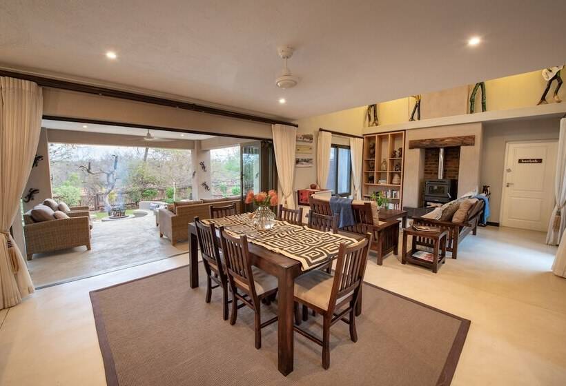 بنسيون Nyaleti Lodge