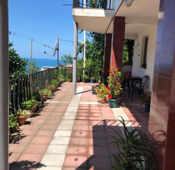 پانسیون Sanni Guest House