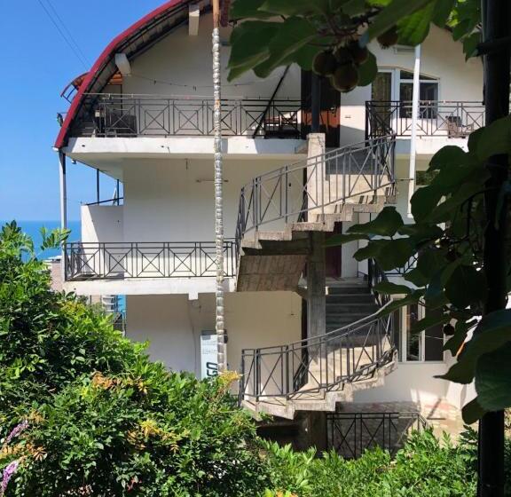 پانسیون Sanni Guest House