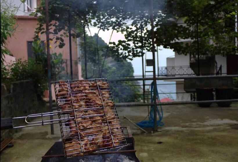 پانسیون Sanni Guest House