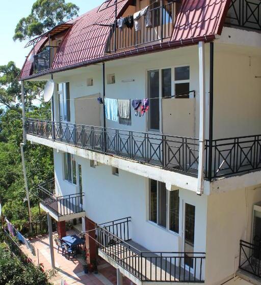 پانسیون Sanni Guest House