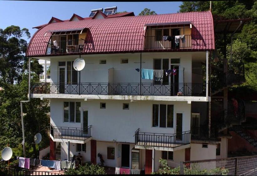 پانسیون Sanni Guest House