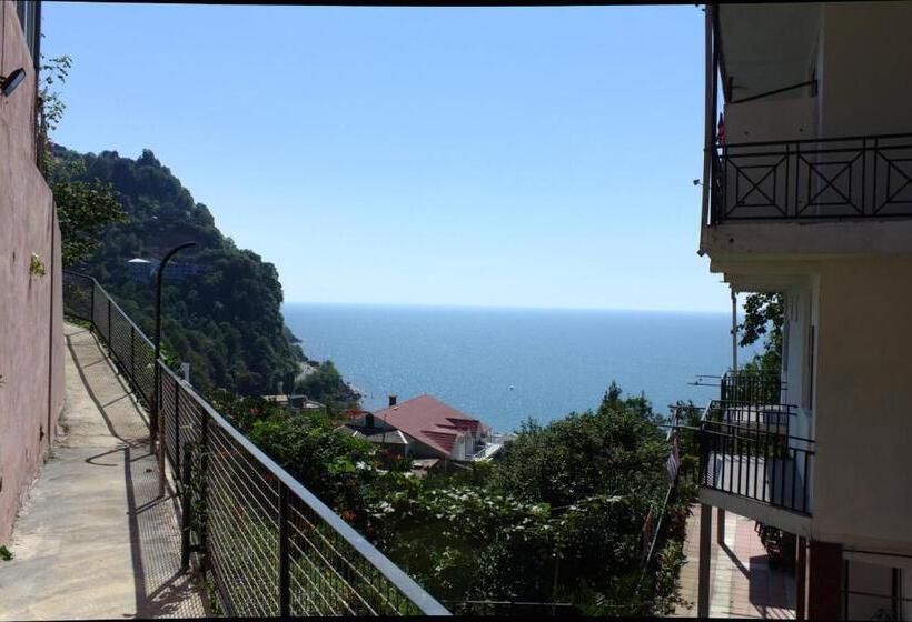 پانسیون Sanni Guest House