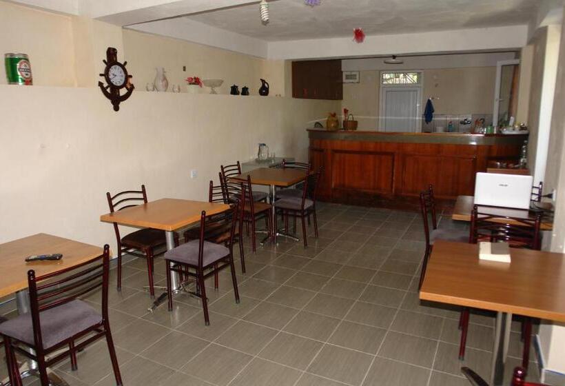 پانسیون Sanni Guest House