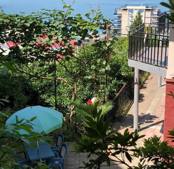 پانسیون Sanni Guest House