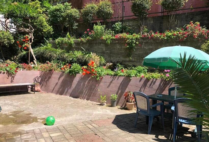 پانسیون Sanni Guest House