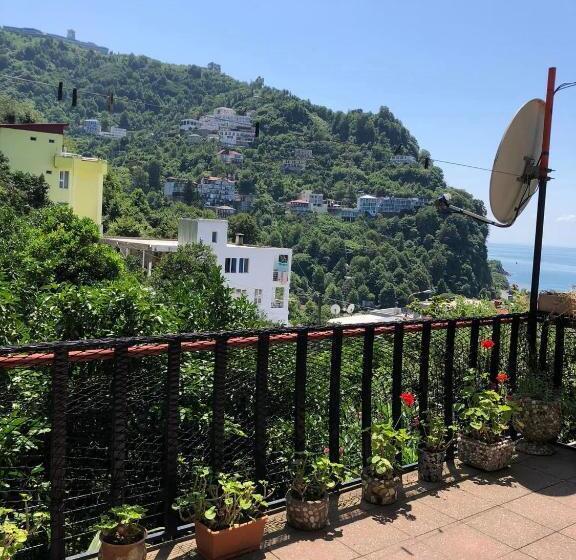 پانسیون Sanni Guest House