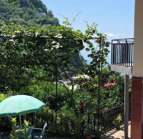 پانسیون Sanni Guest House