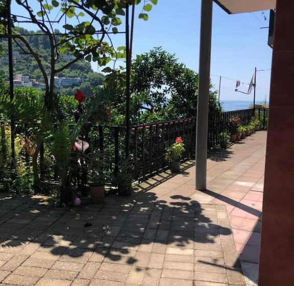 پانسیون Sanni Guest House