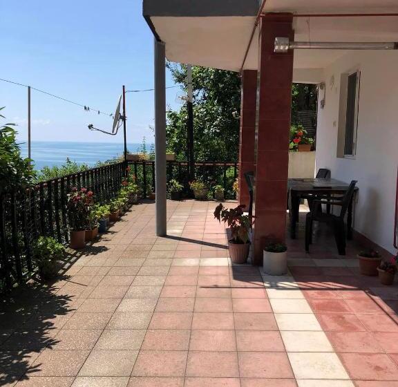 پانسیون Sanni Guest House