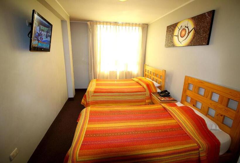 פנסיון Takora Inn