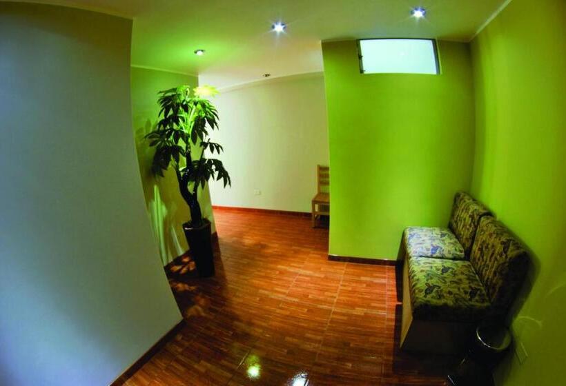 פנסיון Takora Inn