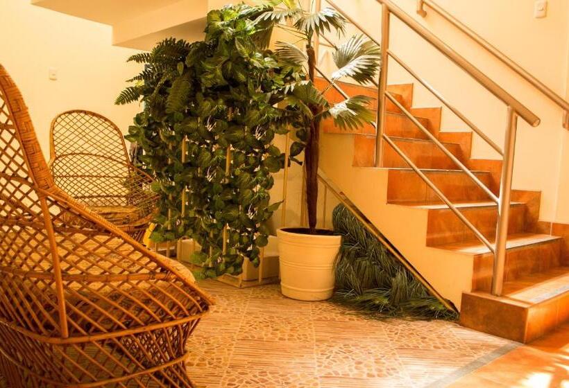 פנסיון Takora Inn