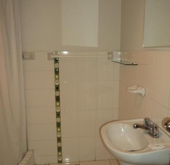 פנסיון Takora Inn