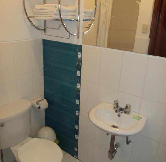 פנסיון Takora Inn