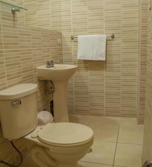 פנסיון Takora Inn