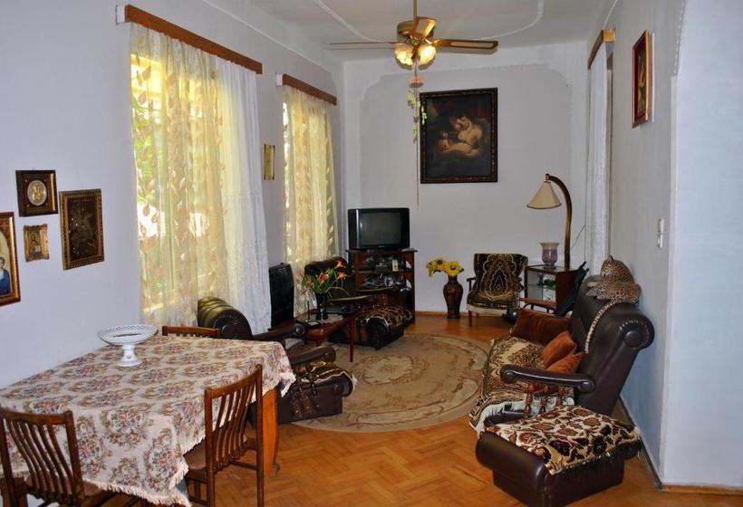 پانسیون Tamar Guest House