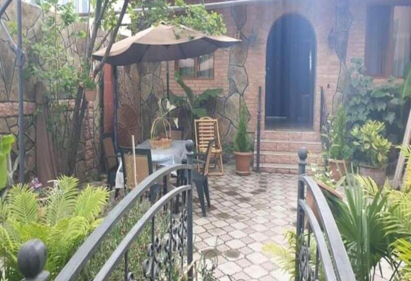 پانسیون Tamar Guest House