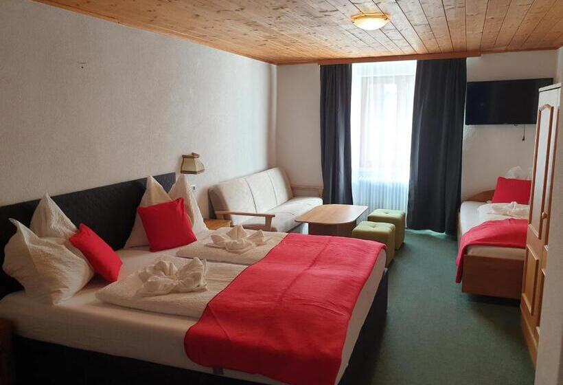 بنسيون Weisses Rössel Cavallo Bianco