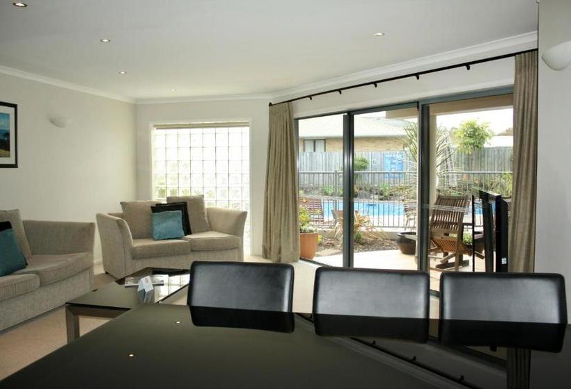 The Reef Beachfront Apartments