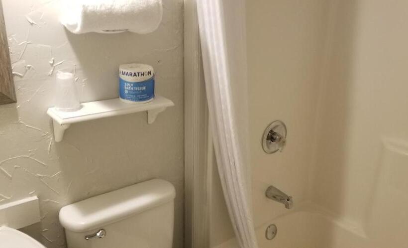 فندق صغير Deep Water Inn