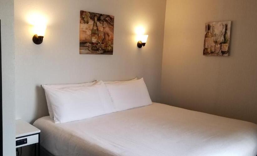 فندق صغير Deep Water Inn