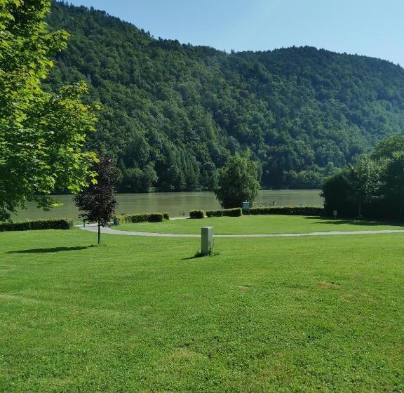 הוסטל Gasthof Zum Heiligen Nikolaus