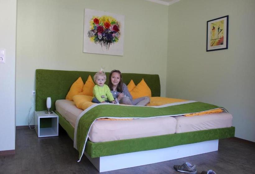 ユースホステル Gasthof Zum Mohrn