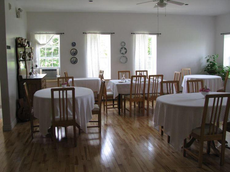 فندق صغير Tulloch Inn & Gifts